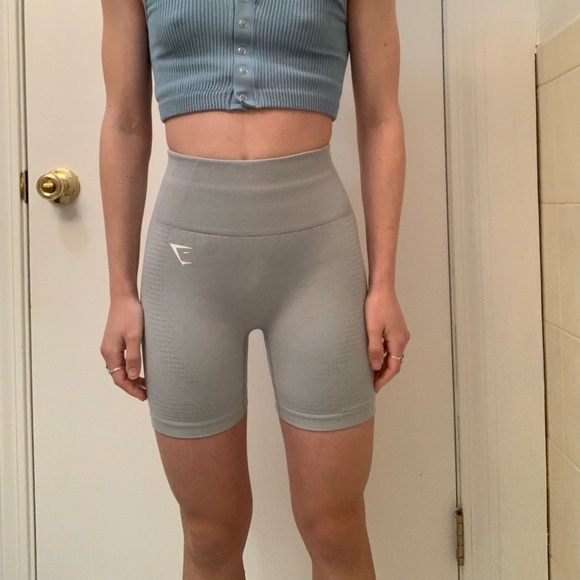 Gymshark Vital Seamless 2.0 Shorts in Light Grey Marl (size S) - Picture 3 of 8